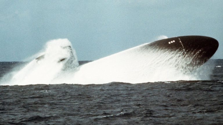 Una dintre cele mai moderne nave de razboi ale Iranului scufundata de un submarin in apropierea Sri Lankai
