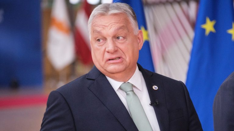 Viktor Orban afirmă că Bruxelles-ul și Kievul doresc să-i înlocuiască guvernul la alegerile din aprilie. Viktor Orban afirma ca Bruxelles ul si Kievul doresc sa i inlocuiasca guvernul la alegerile din aprilie