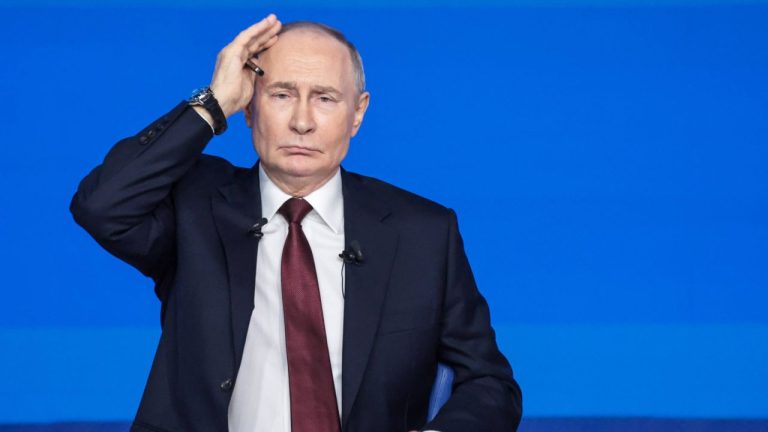 Paranoia extremă la Kremlin: Rusia edifică o vastă zonă de securitate în jurul reședinței lui Putin de la Soci. paranoia extrema la kremlin rusia edifica o vasta zona de securitate in jurul resedintei lui putin de la soci