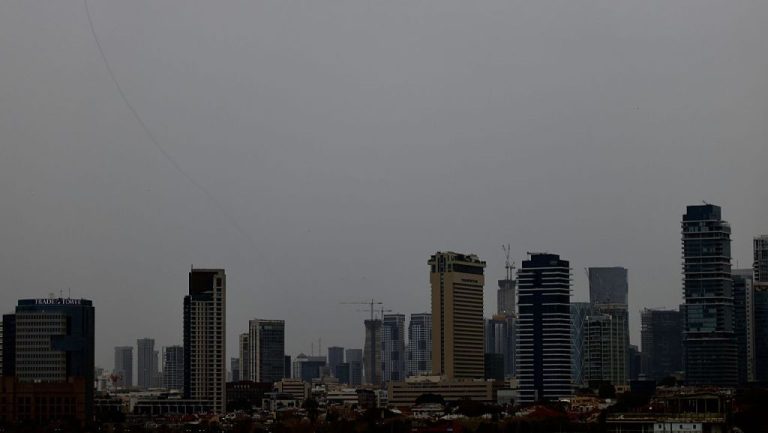 Alertă în Tel Aviv: Iranul a efectuat cel mai mare atac cu rachete asupra Israelului de la începutul războiului. Alerta in Tel Aviv Iranul a efectuat cel mai mare atac cu rachete asupra Israelului de la inceputul razboiului