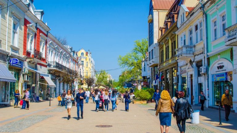 Bulgaria, la 3 luni de la adoptarea euro. Propaganda rusă demontată: Prețurile nu s-au dublat, inflația a ajuns la minim istoric. Bulgaria la 3 luni de la adoptarea euro Proaganda rusa demonteaza Preturile nu sau dublat inflatia a ajuns la minim istoric