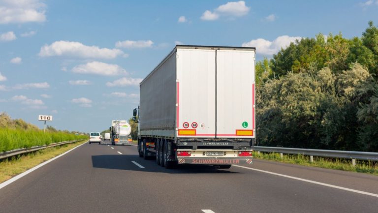 Interdicție de circulație în Ungaria pentru transportatorii români de Paștele Catolic. Planul restricțiilor. Interdictie de circulatie in Ungaria pentru transportatorii romani de Patele Catolic Planul restrictiilor