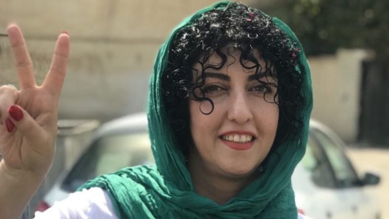 Laureata Premiului Nobel pentru Pace, Narges Mohammadi, se află în stare critică într-o închisoare din Iran. Laureata Premiului Nobel pentru Pace Narges Mohammadi se afla in stare critica intr o inchisoare din Iran