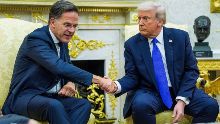 Liderul NATO cea mai puternica alianta militara de pe Pamant ii spune tata lui Donald Trump De accea imi place de el