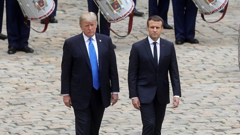 Macron îl acuză pe Trump că duce NATO la declin: Se discută prea mult și se acționează în prea multe direcții. Macron il acuza pe Trump ca duce NATO la declin Se discuta prea mult si se actioneaza in prea multe directii
