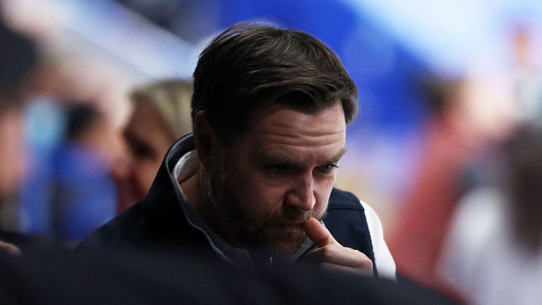 Motivul pentru care JD Vance, „mâna dreaptă” a lui Donald Trump, a părăsit rapid Budapesta Motivul pentru care JD Vance mana dreapta a lui Donald Trump a parasit rapid Budapesta