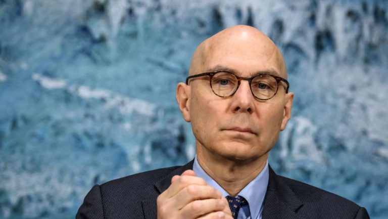 ONU condamnă legea Israelului referitoare la pedeapsa cu moartea. Aceasta reprezintă o încălcare a dreptului internațional și „o crimă de război”. ONU condamna legea Israelului referitoare la pedeapsa cu moartea Aceasta reprezinta o incalcare a dreptului international si o crima de razboi