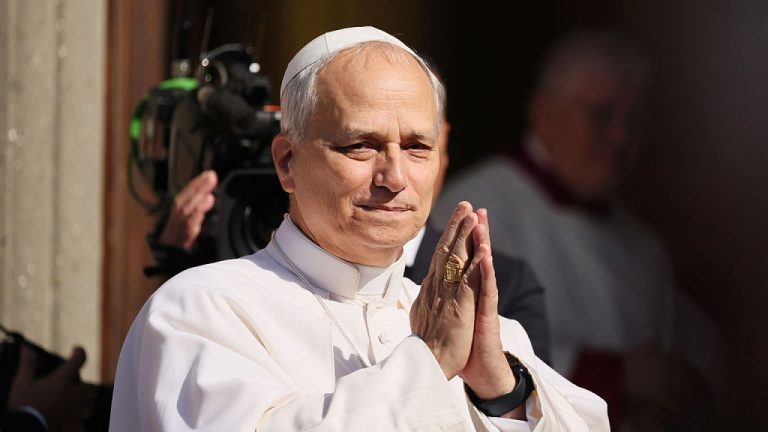 Papa Leon al XIV-lea condamnă corupția și „puternicii lumii”, în timp ce Trump îl critică din nou. Papa Leon al XIV lea condamna coruptia si puternicii lumii in timp ce Trump il critica din nou