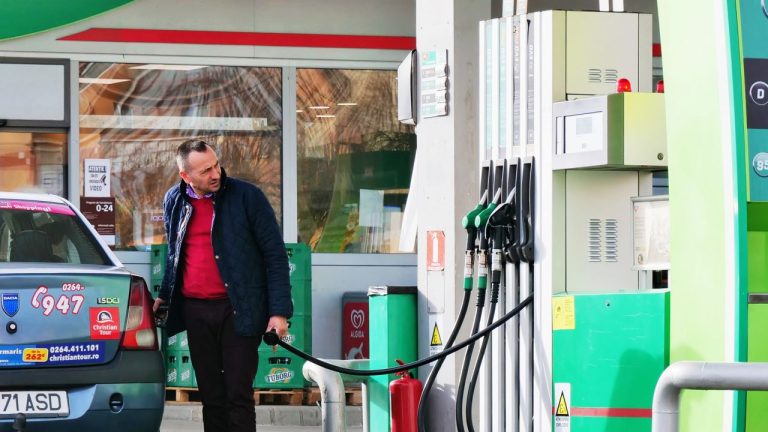 Prețul combustibililor în Europa: Țările cu cele mai ieftine și cele mai scumpe prețuri la pompă Pretul combustibililor in Europa Tarile cu cele mai ieftine si cele mai scumpe preturi la pompa