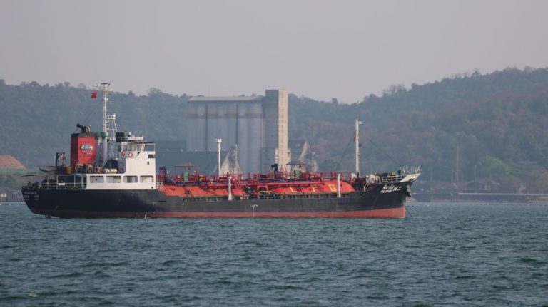Prețurile petrolului ating cel mai înalt nivel din 2022. Tensiunile dintre SUA și Iran se intensifică. Preturile petrolului ating cel mai inalt nivel din 2022 Tensiunile dintre SUA si Iran se intensifica