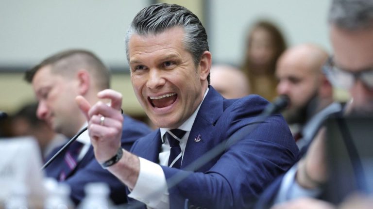 Șeful Pentagonului, „asaltat” cu întrebări incomode în Congres. Exasperat, Pete Hegseth a erupt în fața democraților. Seful Pentagonului asaltat cu intrebari incomode in Congres Exasperat Pete Hegseth a erupt in fata democratilor