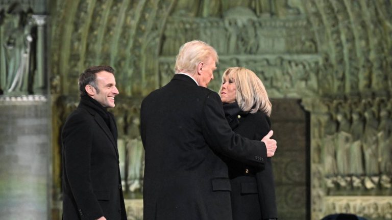 Trump își critică foștii susținători și o apără pe Brigitte Macron. Influencer MAGA despre președintele SUA: ”Nebun genocidar”. Trump isi critica fostii sustinatori si o apara pe Brigitte Macron Influencer MAGA despre presedintele SUA Nebun genocidar
