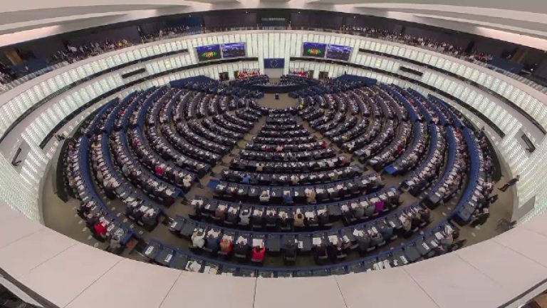 UE alocă bugetul pentru următorii șapte ani. România ar putea beneficia de peste 60 de miliarde de euro. UE aloca bugetul pentru urmatorii sapte ani Romania ar putea beneficia de peste 60 de miliarde de euro