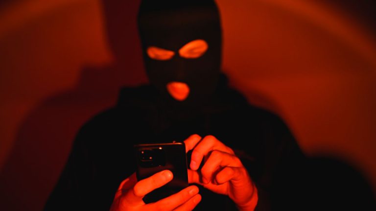 Furt de date înregistrat în China: Un hacker a accesat un supercomputer și ar fi obținut 10 petabytes de informații confidențiale. furt de date inregistrat in china un hacker a accesat un supercomputer si ar fi obtinut 10 petabytes de informatii confidentiale