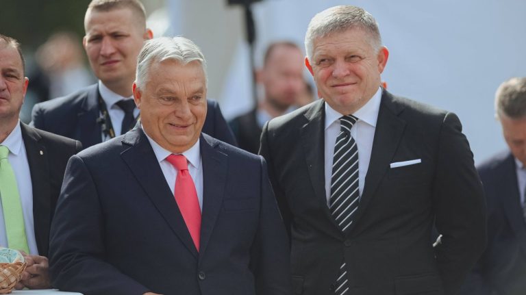 Opinie minoritară: Robert Fico și Viktor Orban solicită Europei să revină la achizițiile de gaze și petrol rusesc, în contextul crizei din Golf. opinie minoritaria robert fico si viktor orban solicta europei sa revina la achizitiile de gaze si petrol rusesc in contextul crizei din golf