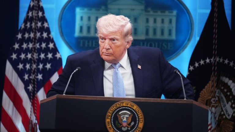 Iranul Trump trebuie sa decida intre o operatiune militara imposibila si o intelegere nefavorabila