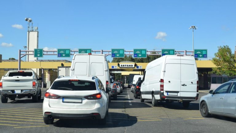 Restrictii de circulatie in Ungaria pentru transportatorii romani in minivacanta de 1 Mai Avertismentul Ministerului Afacerilor Externe