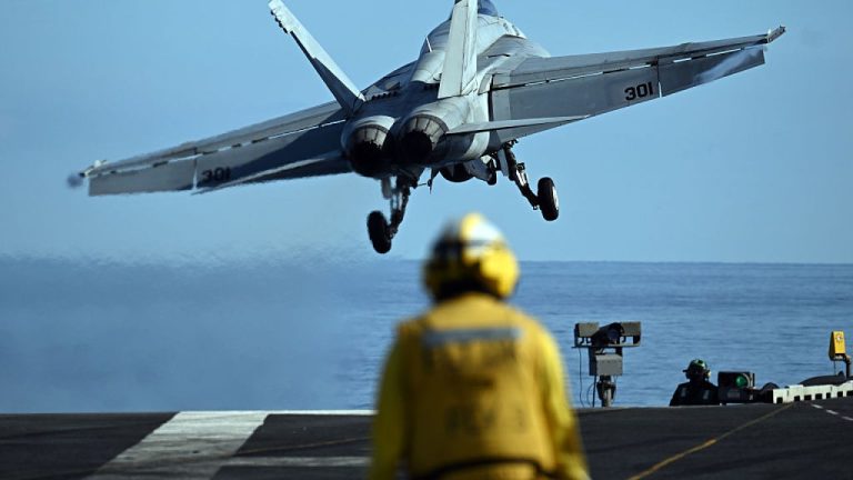Noi bombardamente americane în Iran, după atacul din Strâmtoarea Ormuz. Represaliile Teheranului au venit rapid. Noi bombardamente americane in Iran dupa atacul din Stramtoarea Ormuz Represaliile Teheranului au venit rapid