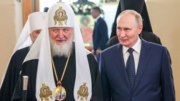 Biserica Ortodoxă Rusă sprijină uciderea oamenilor. Patriarhul Kirill: „Rușii sunt luptătorii Domnului”. Biserica Ortodoxa Rusa sprijina uciderea oamenilor Patriarhul Kirill Rusii sunt luptatorii Domnului