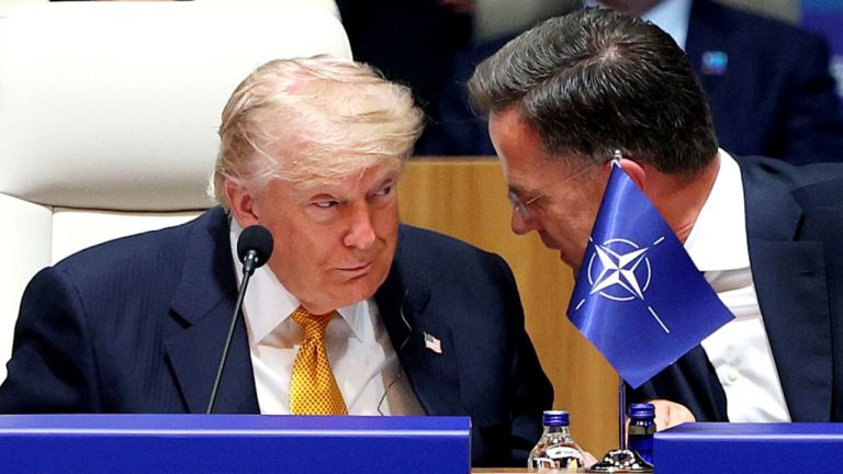 Cum l-a liniștit Mark Rutte pe Donald Trump la Ankara, în timp ce acesta își atacă aliații din NATO. Tactica folosită pentru a-l calma. Cum l a linistit Mark Rutte pe Donald Trump la Ankara in timp ce acesta isi ataca aliatii din NATO Tactica folosita pentru a l calma