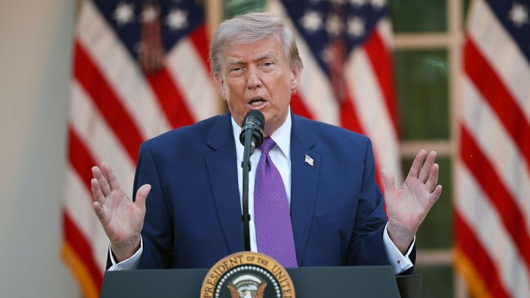 Donald Trump a primit un inel cu 321 de diamante de la un consortiu din Belgia Care este valoarea bijuteriei spectaculoase FOTO