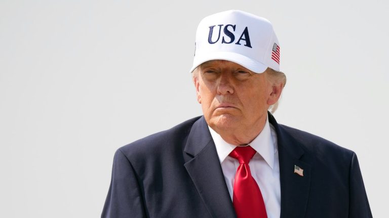 Donald Trump anunță că Strâmtoarea Ormuz rămâne deschisă, în ciuda atacurilor și amenințărilor din partea Iranului. Donald Trump anunta ca Stramtoarea Ormuz ramane deschisa in ciuda atacurilor si amenintarilor din partea Iranului