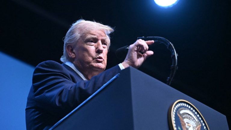 Donald Trump anunță oficial că SUA sunt din nou în conflict cu Iranul. Congresul încearcă să restricționeze puterile președintelui. Donald Trump anunta oficial ca SUA sunt din nou in conflict cu Iranul Congresul incearca sa restricteze puterile presedintelui