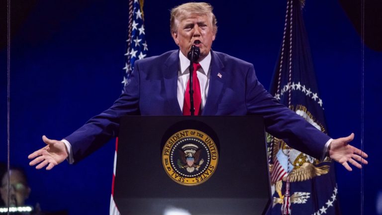 Donald Trump la Ankara Atat Putin cat si Zelenski isi doresc un acord de pace
