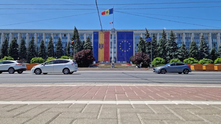 Guvernul de la Chișinău anulează concertul de Ziua Limbii Române. Care este motivul acestei decizii? Guvernul de la Chisinau anuleaza concertul de Ziua Limbii Romane Care este motivul acestei decizii