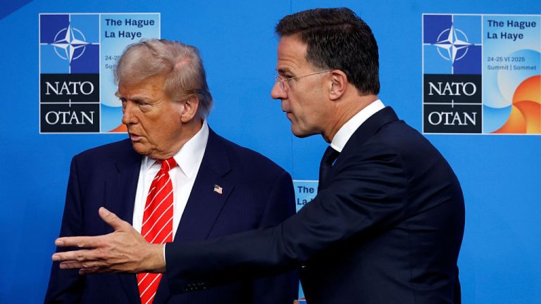 „Jokerul” Donald Trump, în centrul celui mai important summit NATO din ultimele decenii. Ce decizii se așteaptă Jokerul Donald Trump in centrul celui mai important summit NATO din ultimele decenii Ce decizii se asteapta