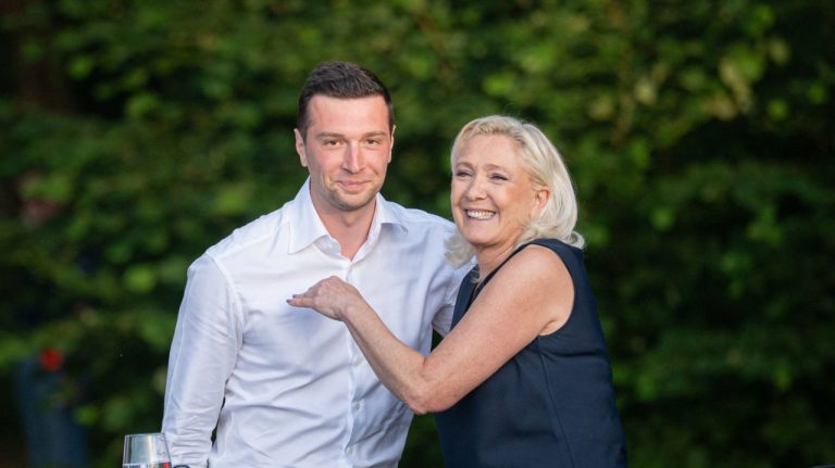Marine Le Pen și hotărârea justiției care va determina viitorul președintelui Franței. Extrema dreaptă, pe cale să preia puterea. Marine Le Pen si hotararea justitiei care va determina viitorul presedintelui Frantei Extrema dreapta pe cale sa preia puterea