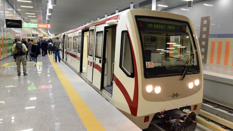 Premierul pro rus al Bulgariei afirma ca a trecut de partea Kremlinului pentru a asigura functionarea metroului din Sofia