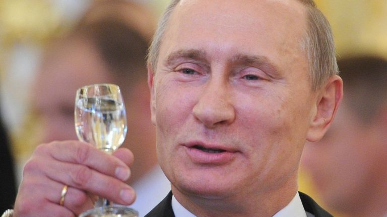 Vladimir Putin a dat ordinul: „Zelenski este așteptat la Moscova imediat” Vladimir Putin a dat ordinul Zelenski este asteptat la Moscova imediat