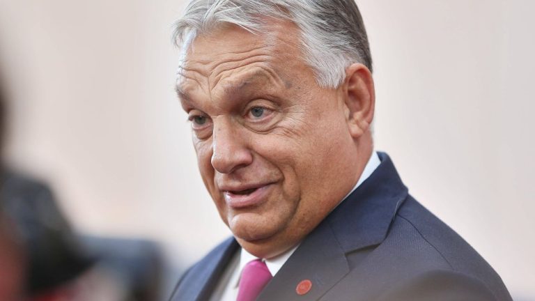 Ironie maghiară: Fostul premier autocrat Viktor Orban îl acuză pe noul prim-ministru Peter Magyar de dictatură. ironie maghiara fostul premier autocrat viktor orban il acuza pe noul prim ministru peter magyar de dictatura