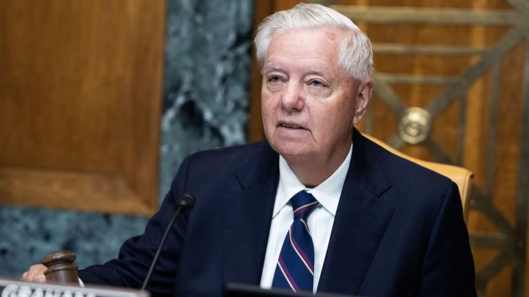 Senatorul american Lindsey Graham a decedat la vârsta de 71 de ani. Aliatul lui Trump, victima unei boli neașteptate. senatorul american lindsey graham a decedat la varsta de 71 de ani aliatul lui trump victima unei boli neasteptate