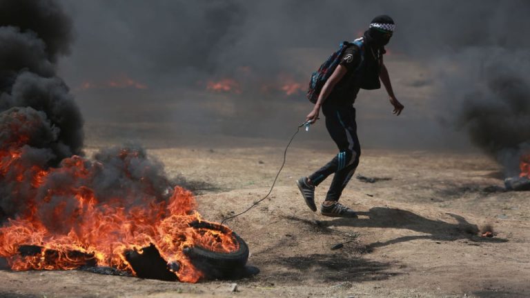 Cel puțin 15 palestinieni au fost omorâți în noi atacuri aeriene israeliene asupra Fâșiei Gaza. Cel pacat 15 palestinieni au fost omorati in noi atacuri aeriene israeliene asupra Fasiei Gaza