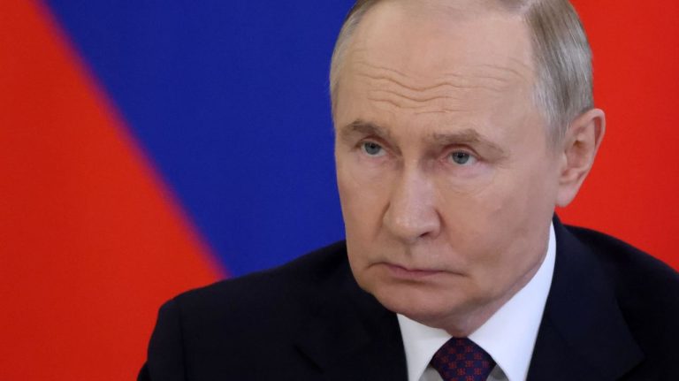 Analiză: Elita rusă se dezică de Putin. Averile sunt transferate în străinătate din cauza temerilor legate de o revoltă. Elita rusa se dezice de Putin Averile sunt transferate in strainatate din cauza temerilor legatede o revolta