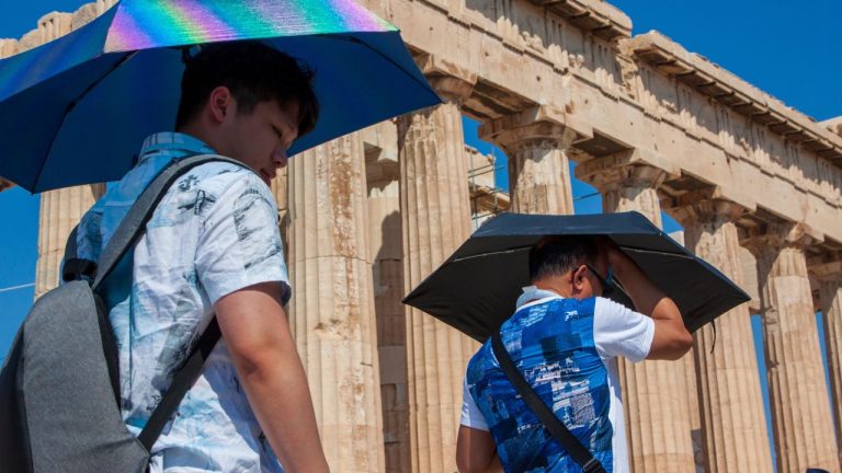 Noi recorduri de temperatură în Europa: cea mai caldă zi din istoria Slovaciei și 48 de grade Celsius în Italia. Noi recorduri de temperatura in Europa cea mai calda zi din istoria Slovaciei si 48 de grade Celsius in Italia