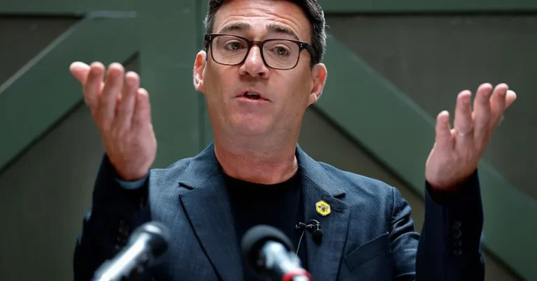 Andy Burnham cere legături mai strânse cu UE: Brexitul a făcut mai mult rău Andy Burnham cere legături mai strânse cu UE: Brexitul a făcut mai mult rău