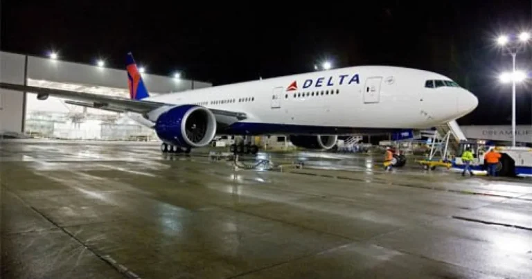 Avion Barcelona-Boston, aterizare de urgență la Porto din cauza fumului Avion Barcelona-Boston, aterizare de urgență la Porto din cauza fumului
