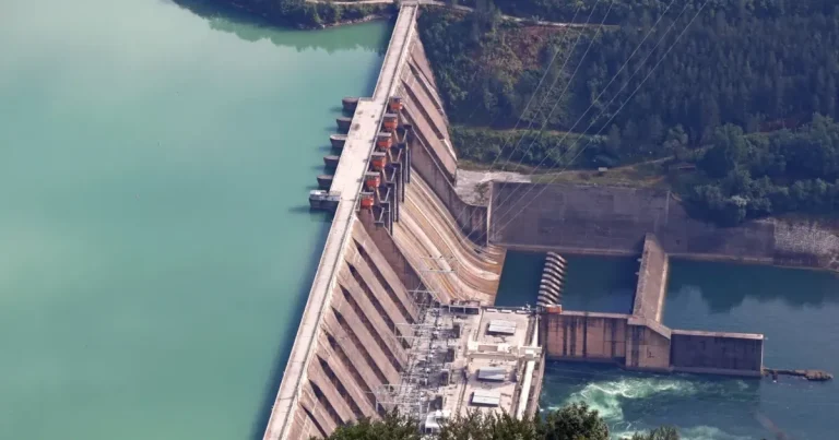 Consum redus în România, producție hidro și fotovoltaică în creștere Consum redus în România, producție hidro și fotovoltaică în creștere