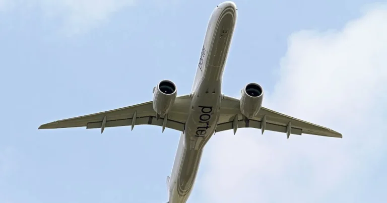 Creșterea prețului kerosenului amenință viitorul companiilor aeriene low-cost Creșterea prețului kerosenului amenință viitorul companiilor aeriene low-cost
