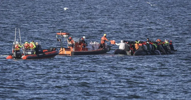 Extremistul englez care a spart barca migranților: ce a urmat