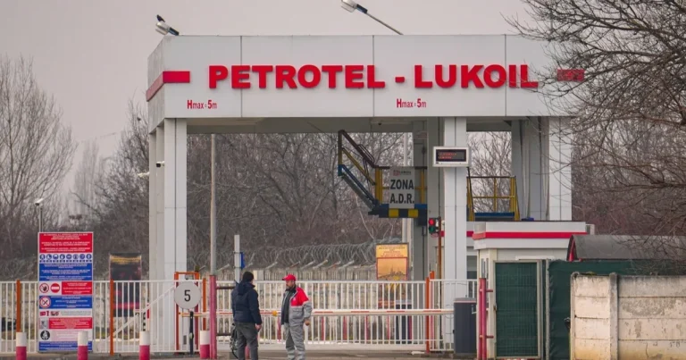 Fond american, aprobat de Trezorerie să preia Lukoil. Miza: Petrotel și Marea Neagră