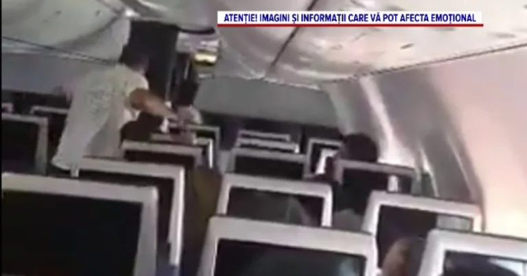 Imagini de pe avionul deturnat: pilotul și-a înjunghiat colegul, pasagerii l-au oprit Imagini de pe avionul deturnat: pilotul și-a înjunghiat colegul, pasagerii l-au oprit