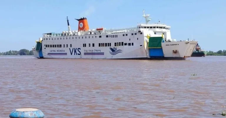 Navă cu 240 de pasageri dispărută în Marea Java; salvatorii au fost mobilizați Navă cu 240 de pasageri dispărută în Marea Java; salvatorii au fost mobilizați