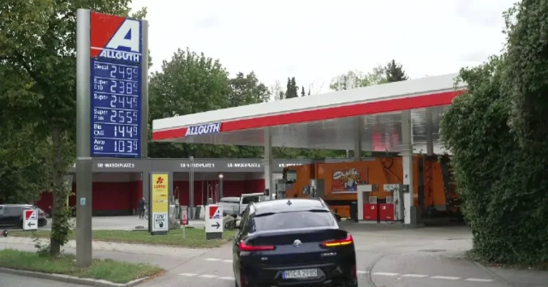 Olandezii trec granița pentru benzină ieftină și cumpărături