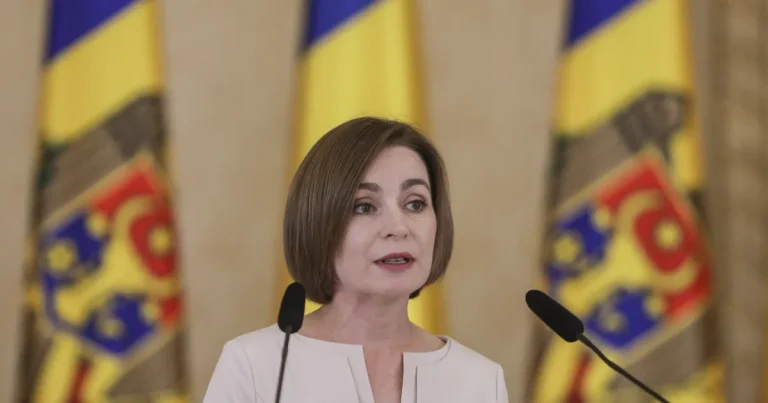 Opoziția din Chișinău anunță suspendarea Maiei Sandu. Ce acuzații i se aduc Opoziția din Chișinău anunță suspendarea Maiei Sandu. Ce acuzații i se aduc