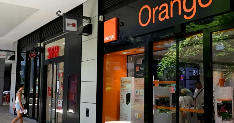 Orange România începe disponibilizările: mai întâi amiabile, apoi pe căi mai dure Orange România începe disponibilizările: mai întâi amiabile, apoi pe căi mai dure