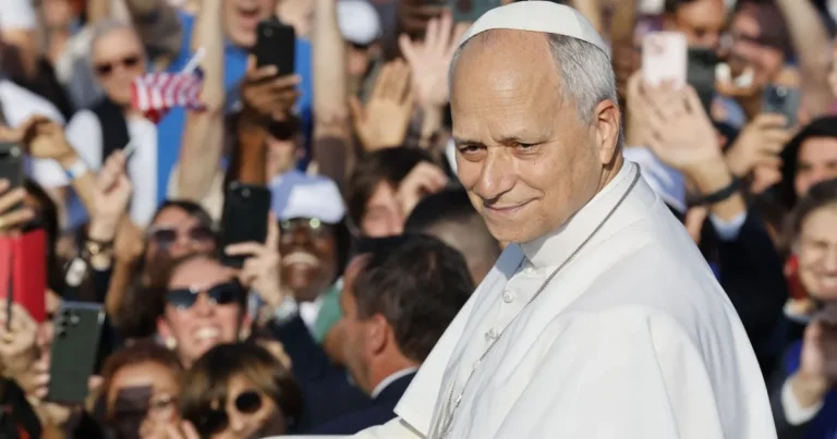 Papa Leon s-a rugat în Grota de la Lourdes pentru lideri înțelepți și generoși în Franța